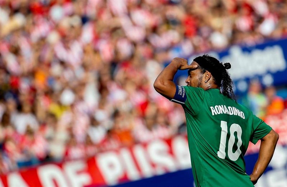 Ronaldinho has turned 38. EFE