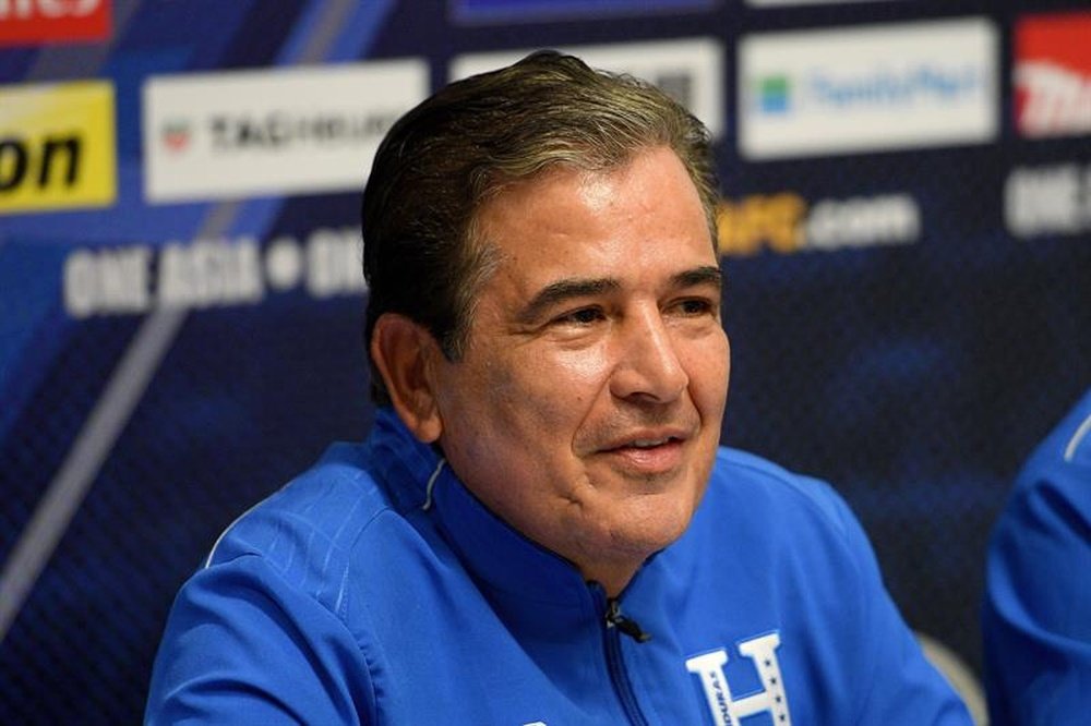 Pinto cree que Honduras tendrá que jugar con el marcador. EFE