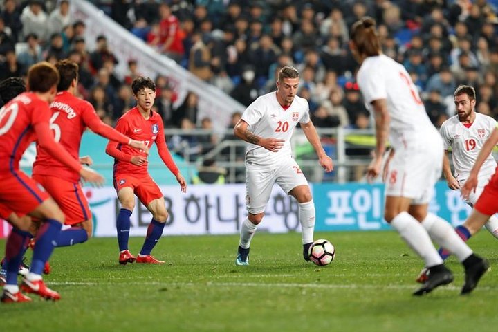 Corea del Sur confirma los buenos augurios igualando con Serbia