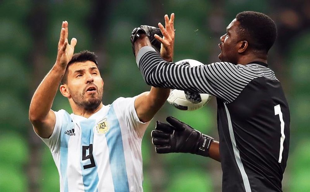 Argentina perdió su último enfrentamiento ante Nigeria. EFE