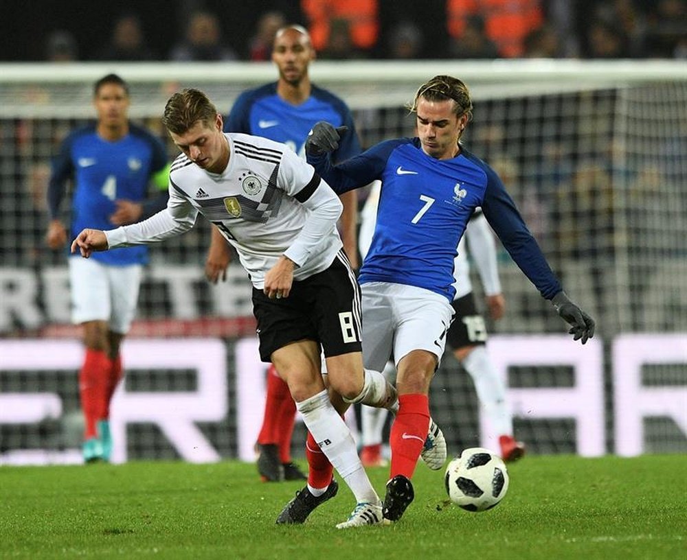 Alemanha e França empataram em 2-2 em jogo de cariz particular. EFE