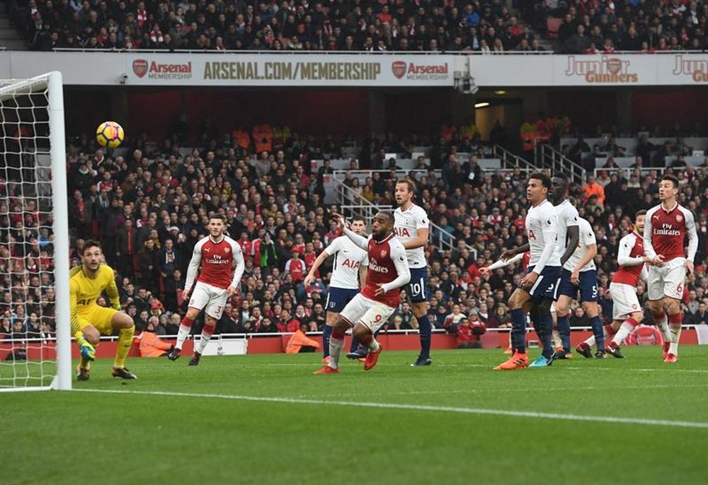 Mustafi scores the opener. EFE/EPA