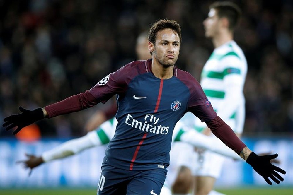 Neymar reclamou e abandonou a zona mista. EFE