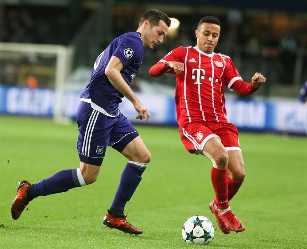 El Bayern desmintió que Thiago se fuera a marchar del equipo. EFE