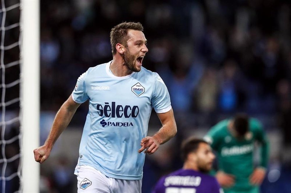 De Vrij is reportedly set to snub several top sides to join Inter Milan. EFE/EPA