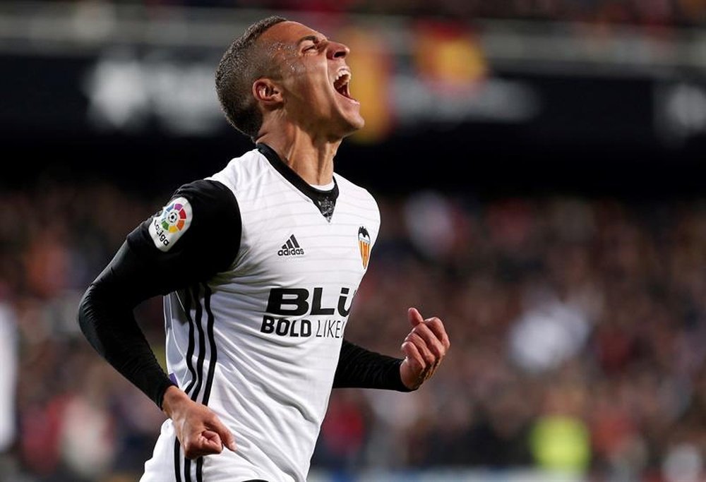 Rodrigo, el rey del gol del Valencia. EFE