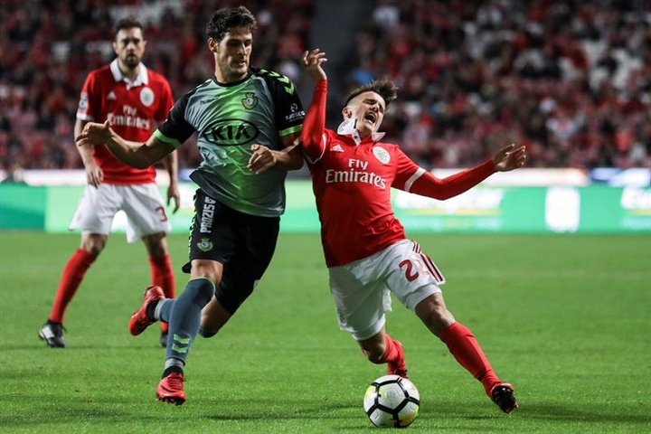 El Benfica se reengancha a la pelea por la Liga tras golear al Vitória de Setúbal