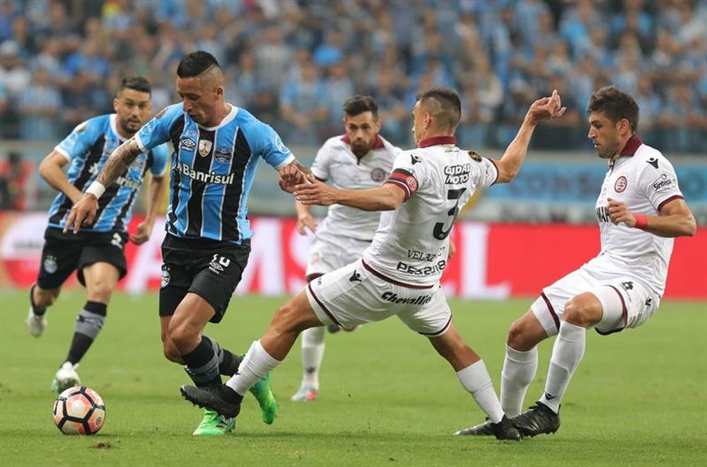 Lanús y Gremio se juegan el cetro de la Libertadores. EFE