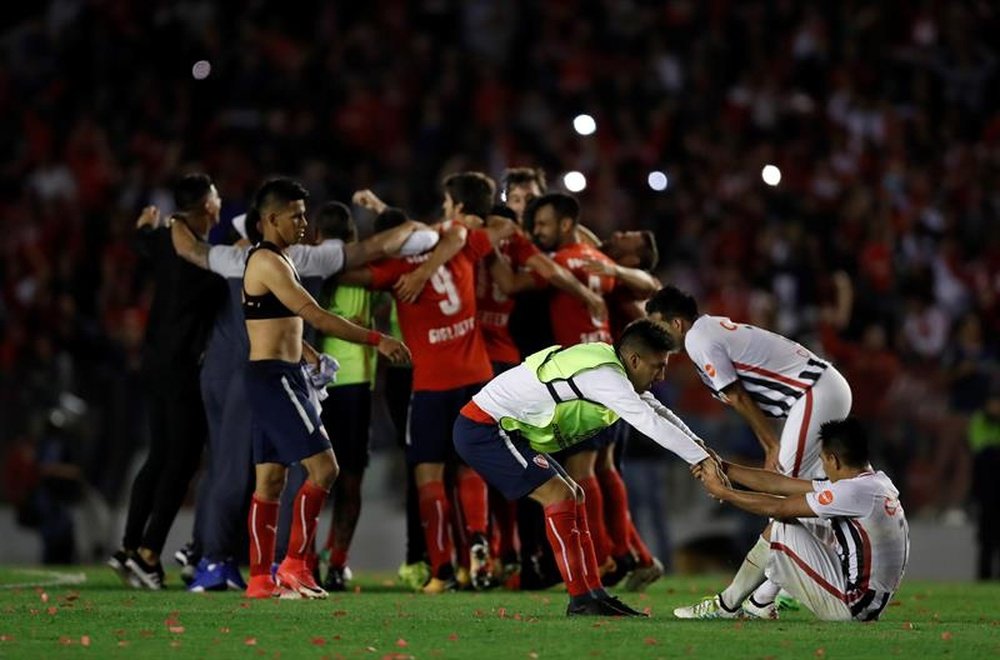 El 'Rojo' se proclamó campeón de la Sudamericana. EFE