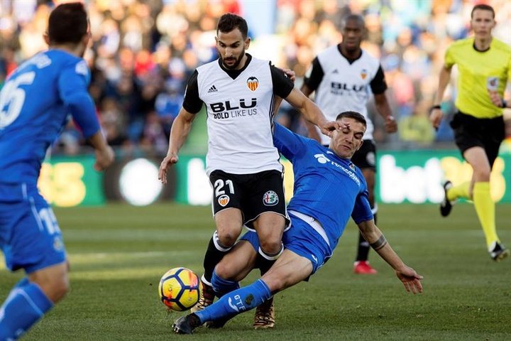 Martin Montoya rejects Fulham for Brighton