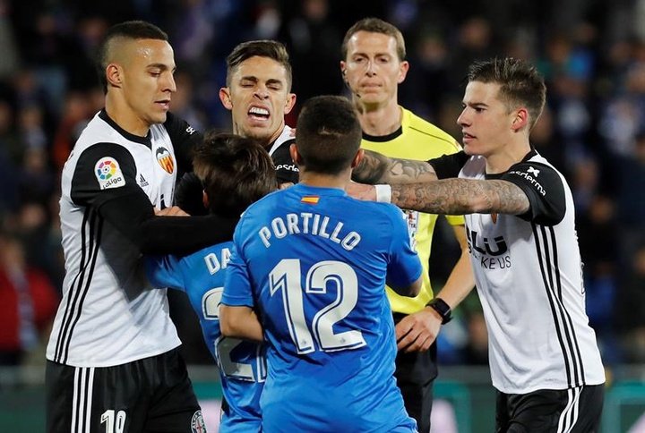 Valencia slump to first defeat of the season against 10-man Getafe