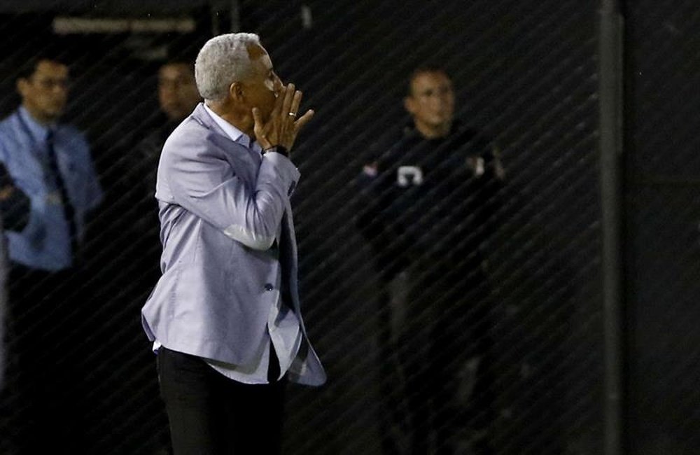 Alexis Mendoza quiere llevar a Independiente a la próxima Libertadores. EFE/Archivo