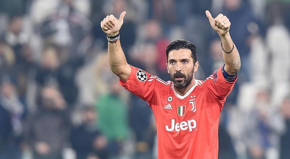 Lippi has urged Buffon to continue for another year. EFE/Archivo