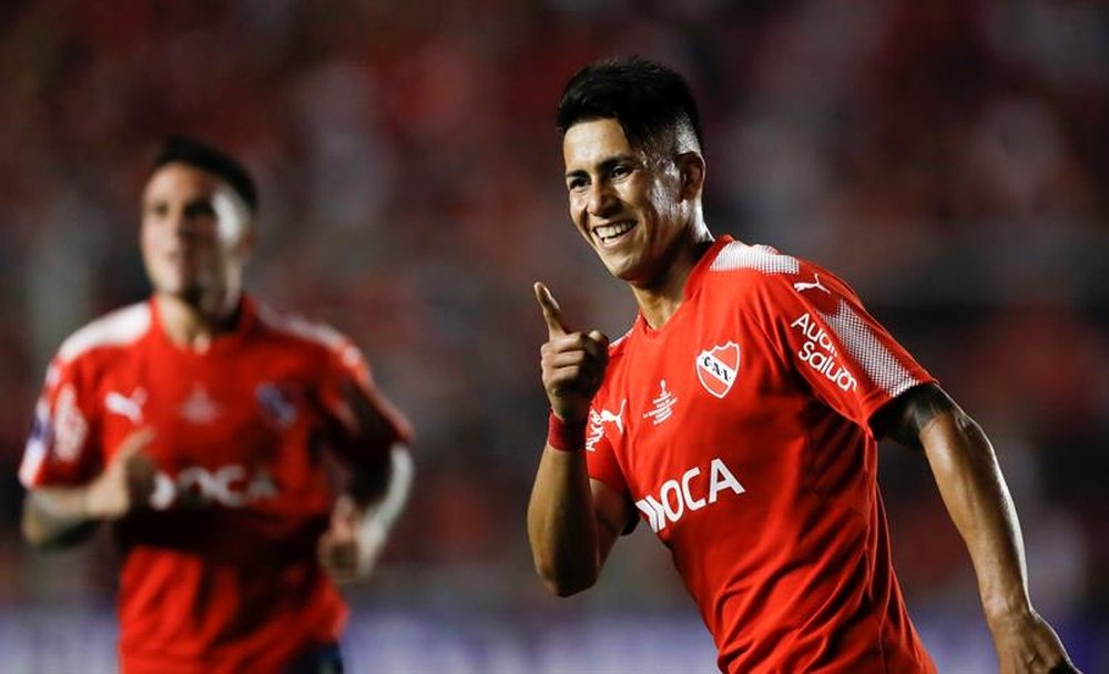 Independiente empató pese a disputar 79 minutos con un jugador menos. EFE
