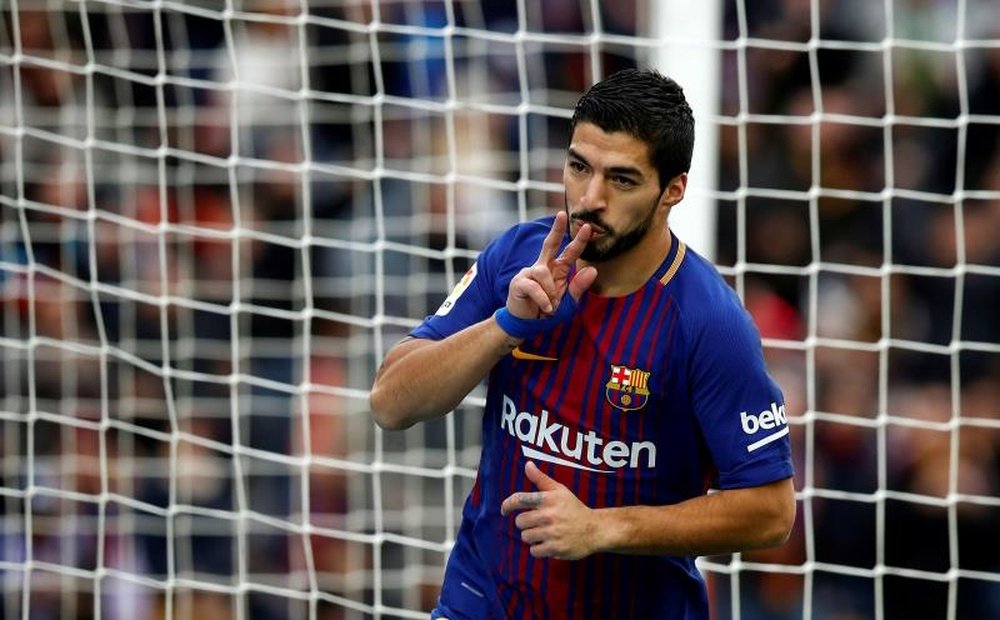 Luis Suárez afirmó que el Barcelona no tiene por qué hacerle pasillo al Madrid. EFE/Archivo
