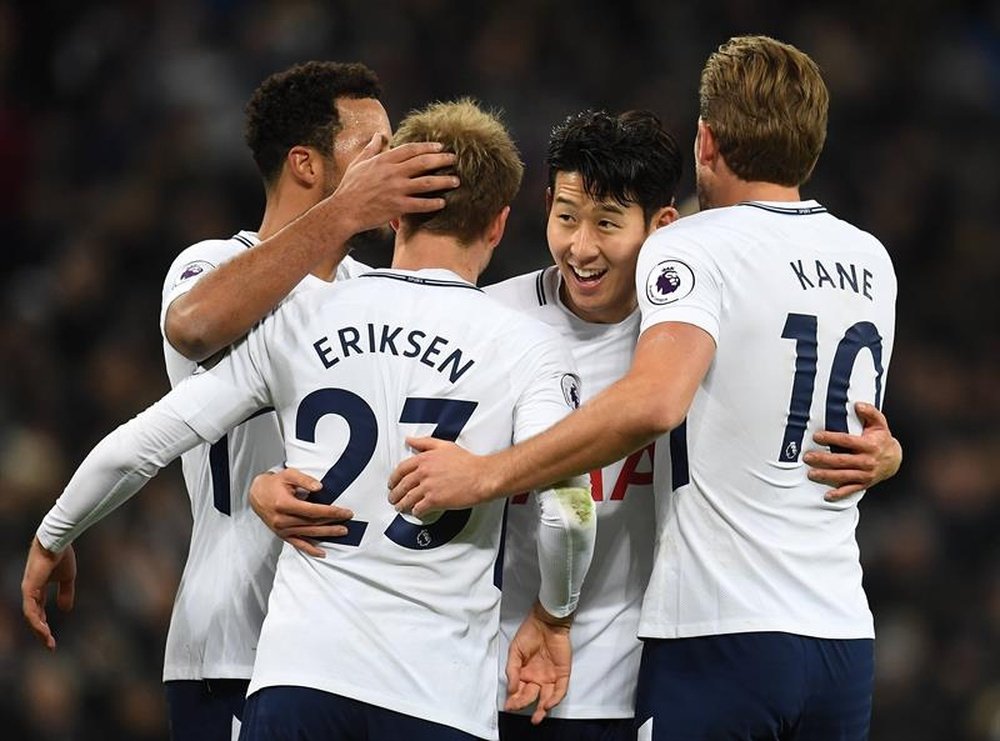 El Tottenham volvió a ganar con doblete de Kane. EFE/EPA