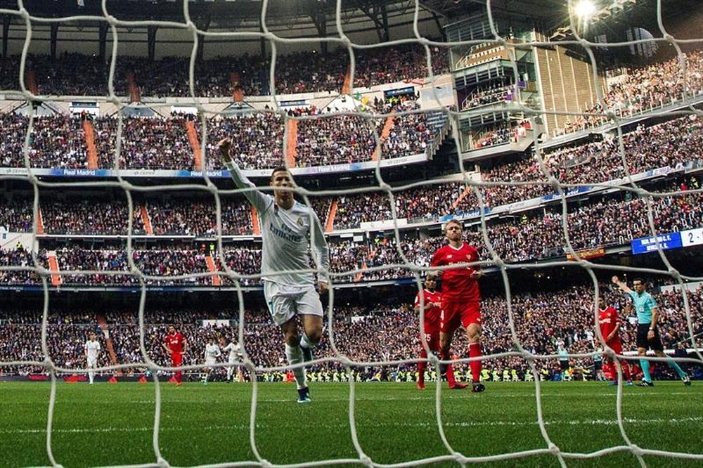 El Sevilla salió escaldado del Bernabéu, y buscará la redención en casa. EFE