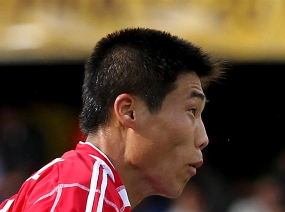 Chinese fans cheered on North Korea. EFE