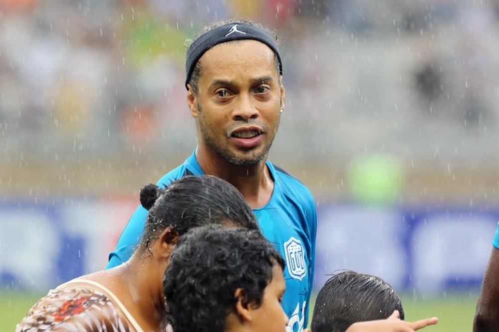 Ronaldinho ha anunciado su retirada oficial del fútbol. EFE/Archivo