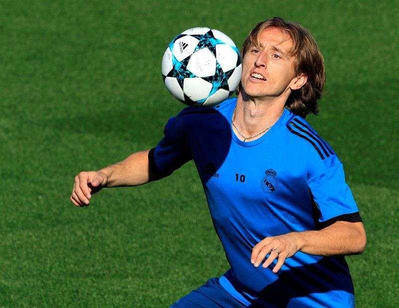 Modric equals Suker with 6th award. EFE