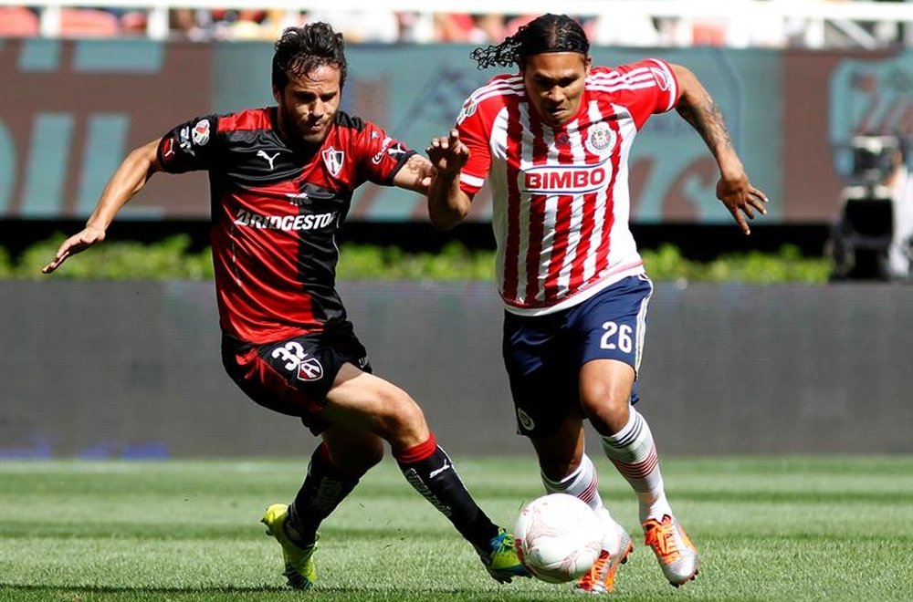 Carlos Peña quiere volver a jugar en la Liga MX. EFE