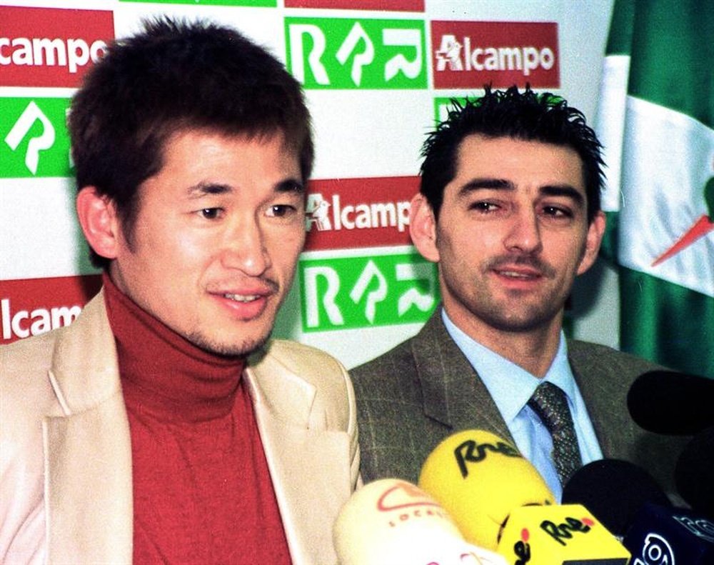 Kazu Miura ha renovado con su equipo con casi 51 años. EFE/Archivo