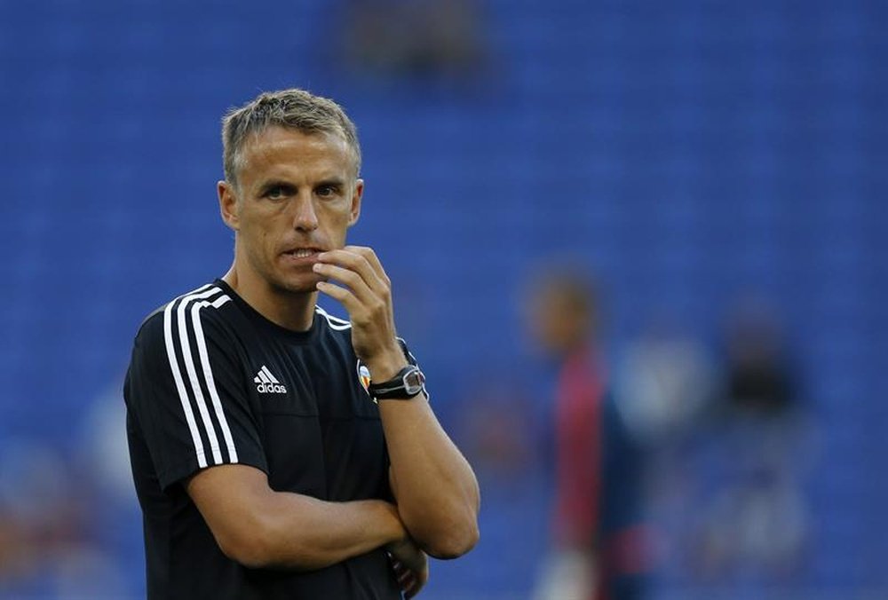 Phil Neville is the England Women's team coach. EFE