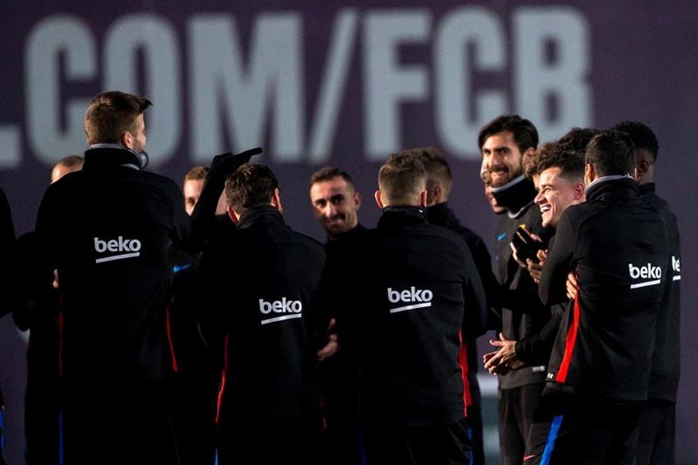Coutinho and Mina could feature for their new club for the first time on Thursday. EFE