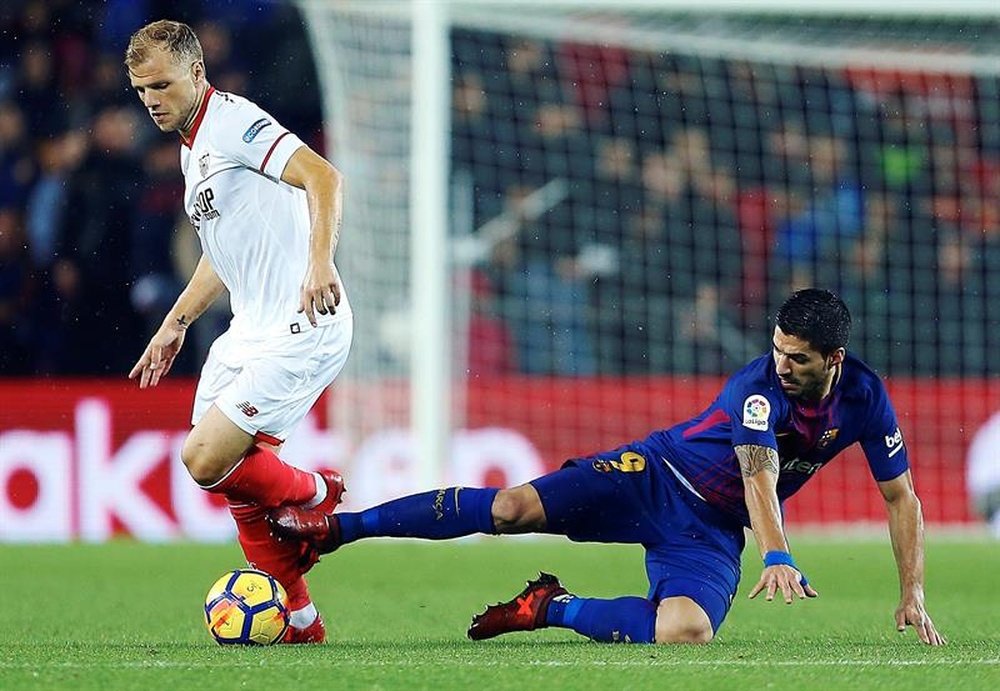 Sevilla's Simon Kjaer is well aware of the need to be brave in Catalonia. EFE