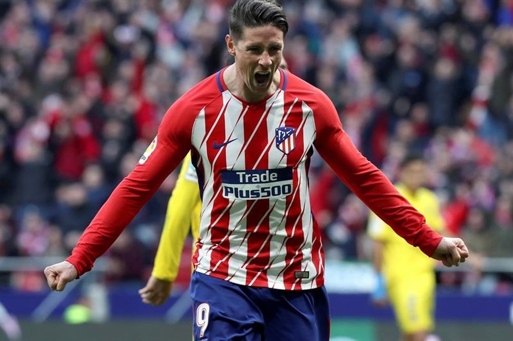 Fernando Torres anotó ayer un bonito gol ante Las Palmas. EFE
