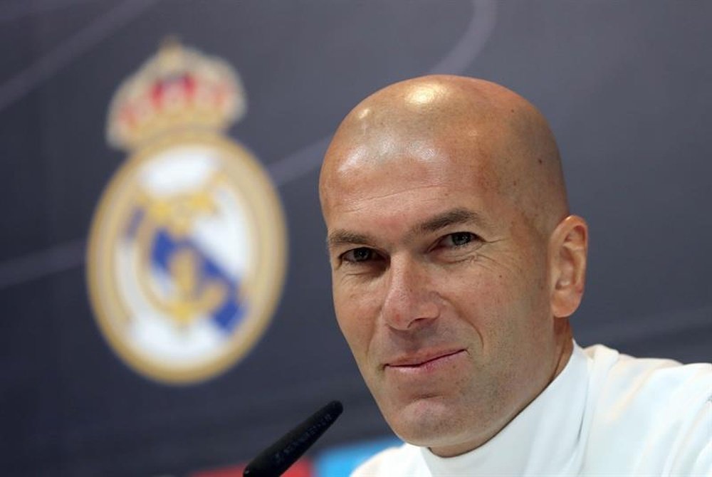 Zidane sacó la cara por Benzema. EFE