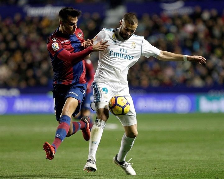 Levante strike late to deny Real