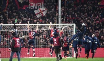 Une saison après sa descente en Série B, le Genoa d'Alberto Gilardino remonte déjà dans l'élite du football italien après son succès face à Ascoli ce samedi (2-1). Le club a profité du match nul de Bari à Modène pour valider sa promotion.