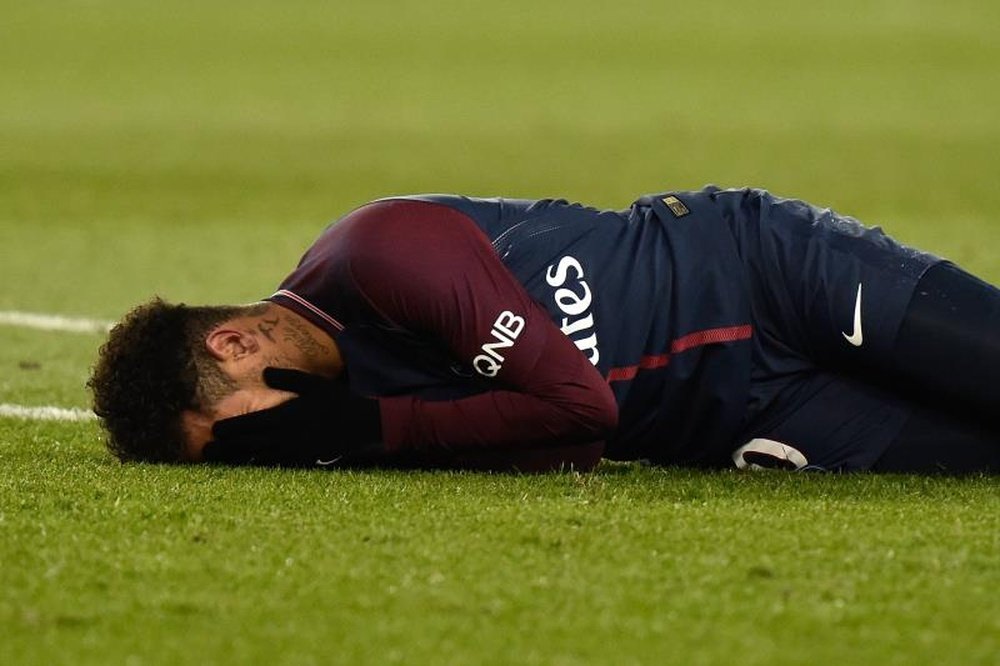 Neymar will be out for up to three months through injury. EFE