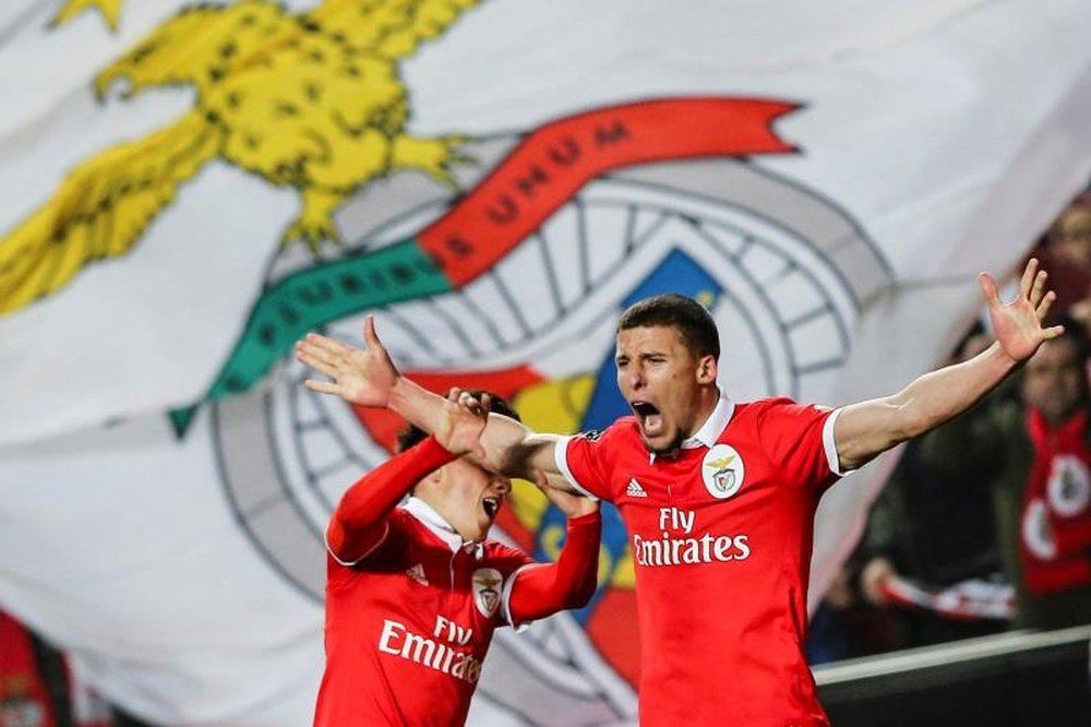 El Benfica sigue en la guerra por el título. EFE