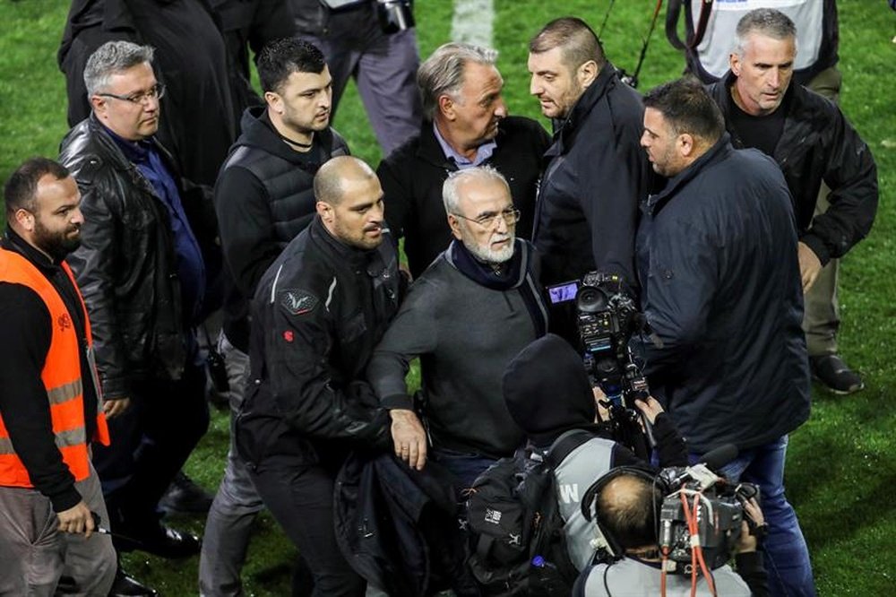 The Greek league was suspended after PAOK's owner stormed the pitch with a gun. EFE