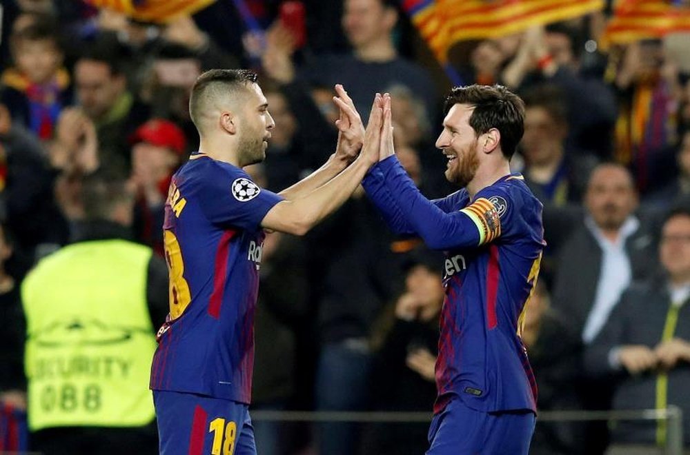 Jordi Alba forma una sociedad espectacular con Leo Messi. EFE