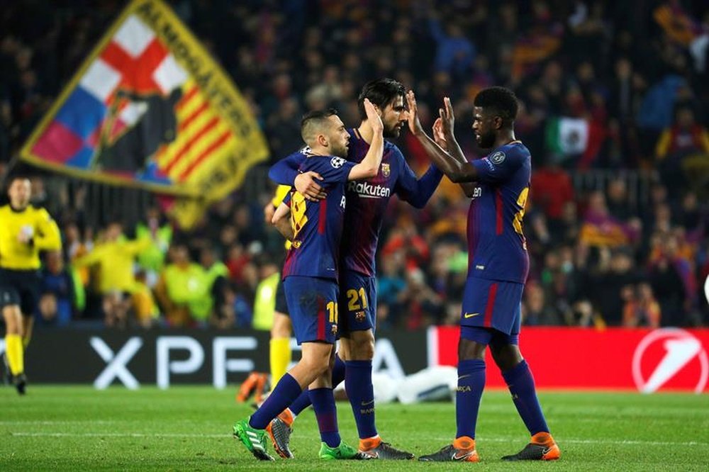 André Gomes foi aplaudido no Camp Nou. EFE