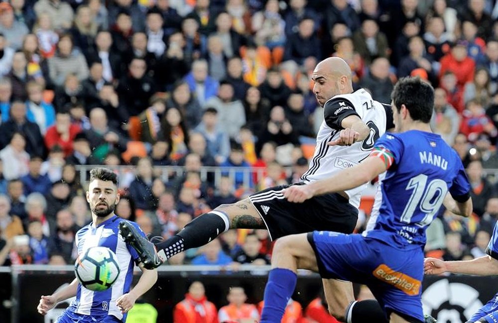 El Valencia se impuso al Alavés por 3-1. EFE