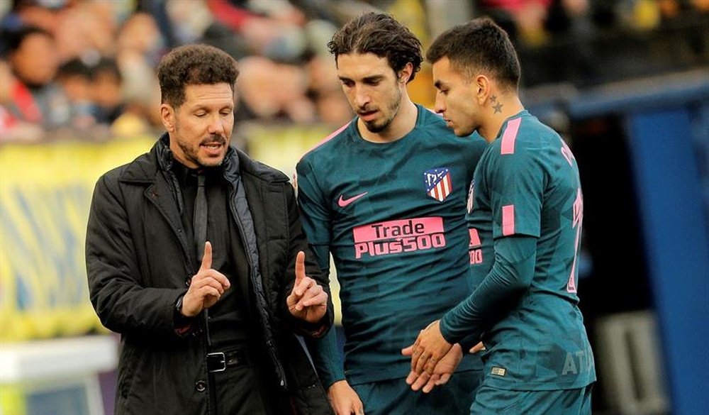 Simeone se equivocó en sus planteamientos ante el Villarreal. EFE
