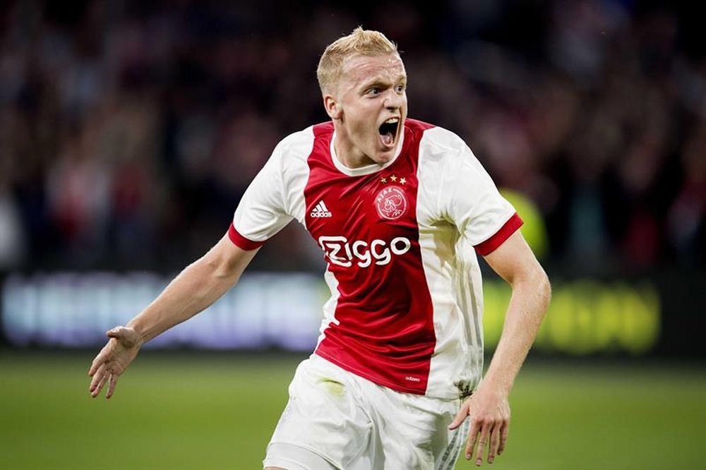 Van de Beek, objetivo del Madrid. EFE/Archivo