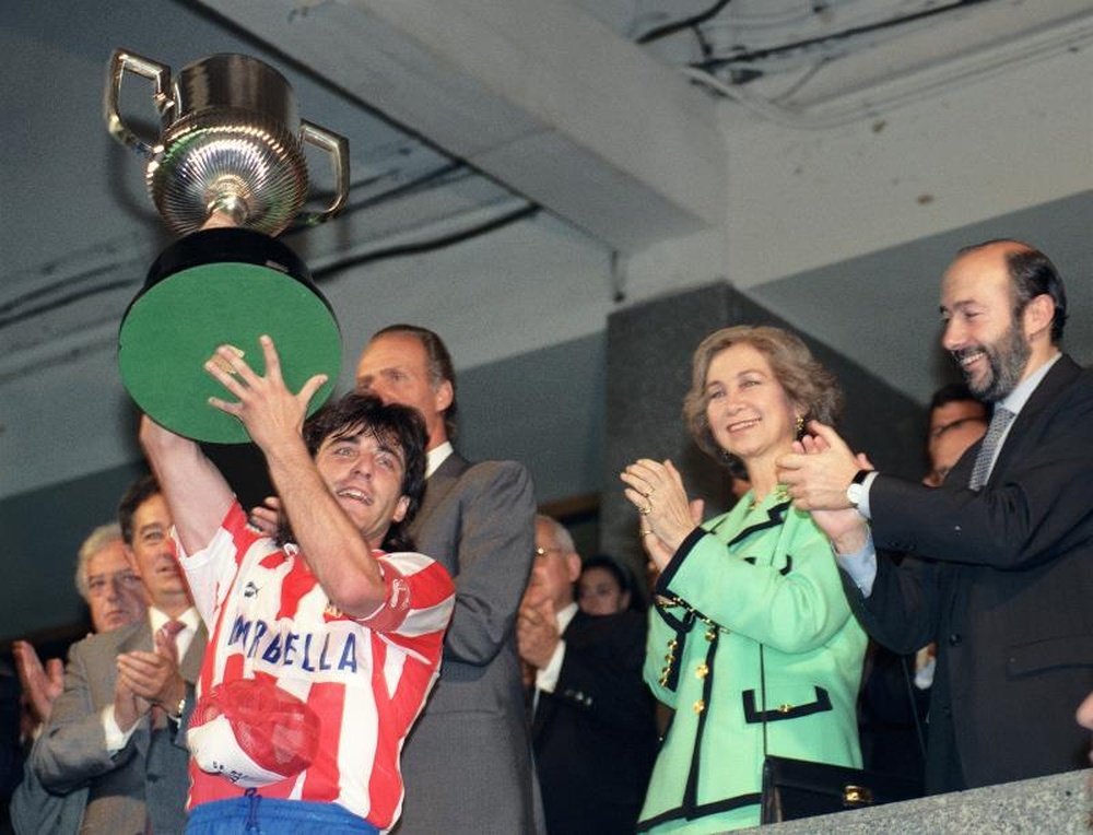 Paolo Futre alzó una Copa del Rey como capitán del Atlético de Madrid. EFE/Archivo