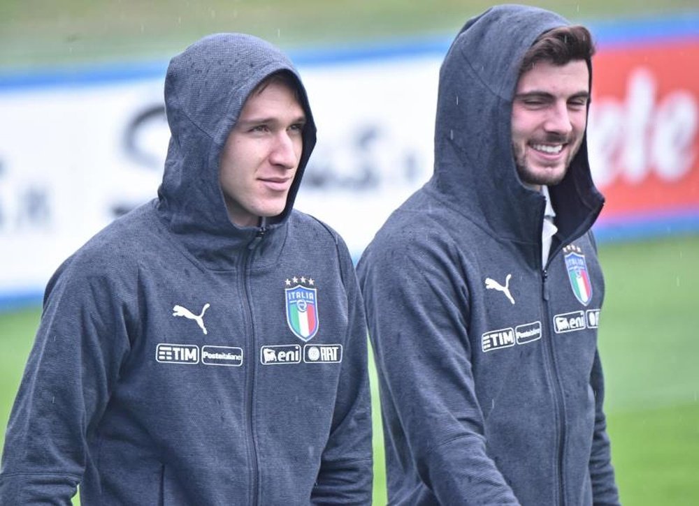 Cutrone (right) is one of the rising stars of the Italy side. EFE/Archive