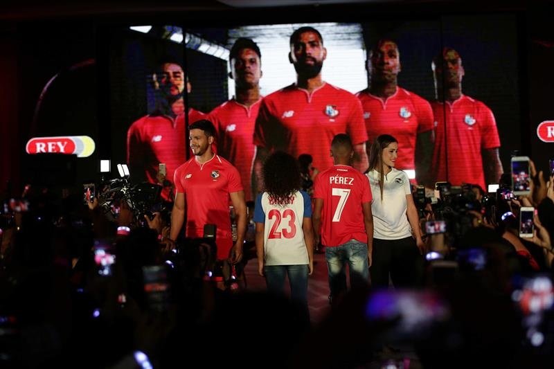 Panamá presentó su camiseta para Mundial