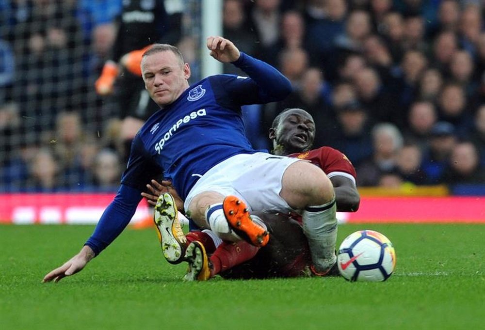 El Everton estaría dispuesto a decirle adiós a Rooney. EFE