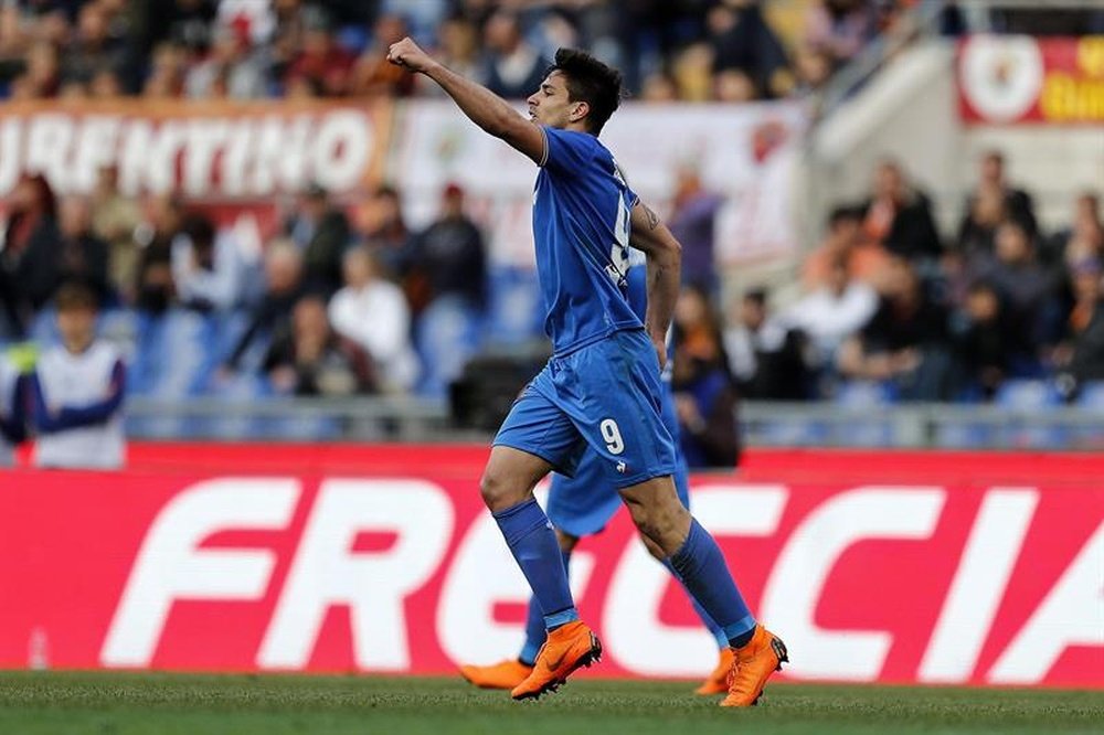 Simeone le dio la victoria por 0-2 a la Fiorentina. EFE