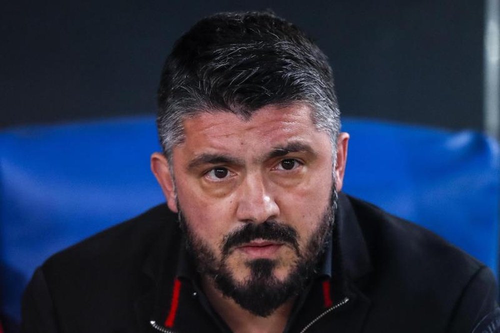 El Milan quiere tratar antes la salida del actual técnico que la llegada de Conte. EFE