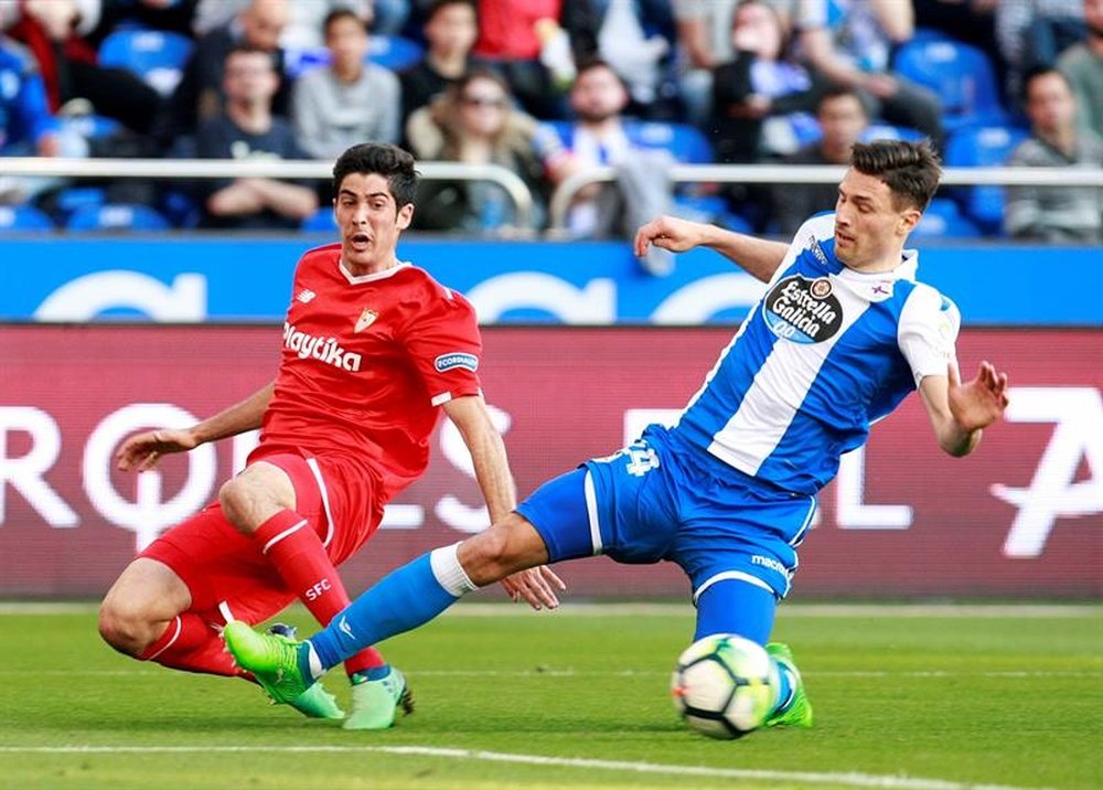 Schar spent one year at Deportivo. EFE