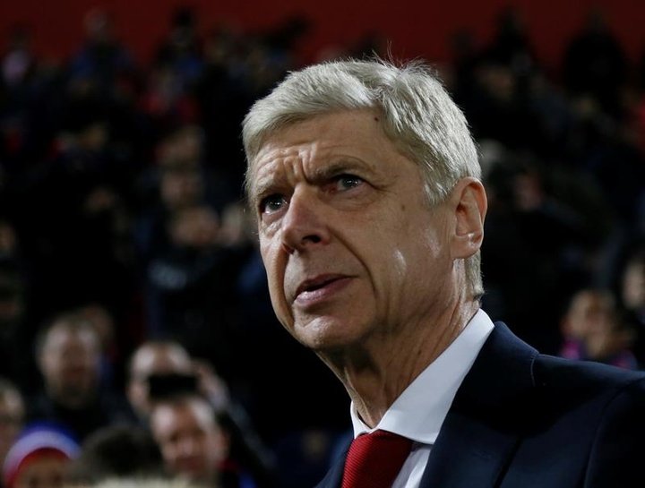 Arsenal consider replacing Mustafi, Xhaka with Championship duo