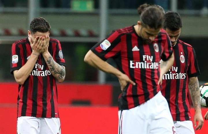 El Benevento gana una vida extra sonrojando al Milan
